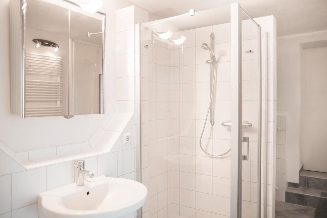 Bed & Breakfast Unter Den Linden Hungen Exterior photo